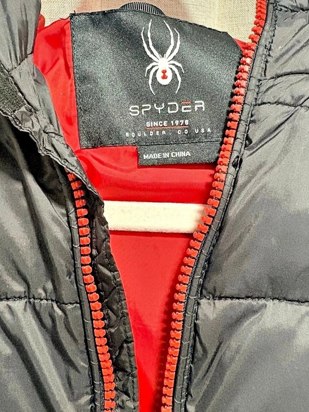 Spyder Youth Synthetic Down Puffer Jacket Black & Red Boys XS 5/6 - Picture 3 of 5